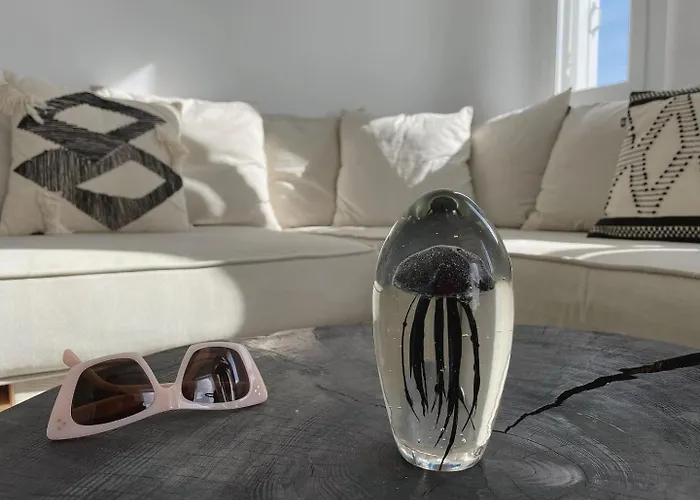 Dream View Villa, 2 Min Walk To The Beach, By Red Windmill Willa