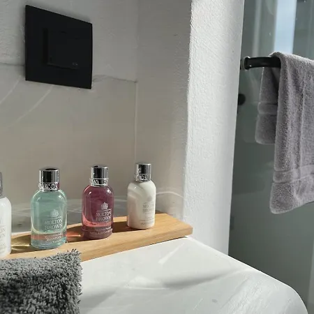 Dream View Villa, 2 Min Walk To The Beach, By Red Windmill