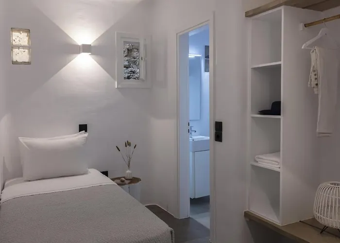 Dream View Villa, 2 Min Walk To The Beach, By Red Windmill