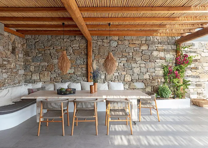 Dream View Villa, 2 Min Walk To The Beach, By Red Windmill וילה